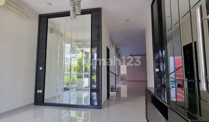 The new house is very comfortable and will surely enchant, Body, box, swimming pool, perfect, brand new at Sutera Onix Alam Sutera.
