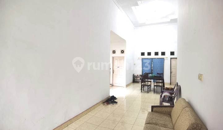 Dijual Rumah Semi Furnish Ditengah Kota, Murah Di Jl. Sudirman - Pekanbaru