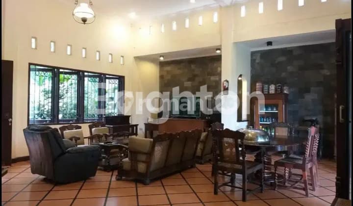 RUMAH 3 BANGUNAN TERPISAH BERKONSEP COTTAGE