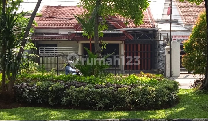 Rumah Dijual Lokasi Di Jl. Raya Sukomanunggal Jaya, Surabaya Rumah Dijual Lokasi Di Jl. Raya Sukomanunggal Jaya, Surabaya