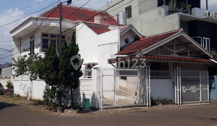 For sale: Duta Garden house, corner lot.