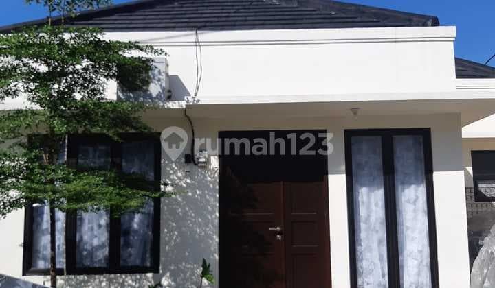 Rumah murah cantik dekat pintu tol desari