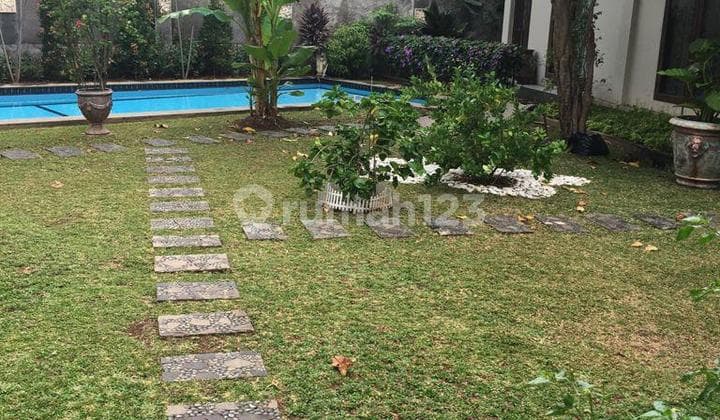 House with big garden and swimming pool in Ampera/ Jeruk purut - Kemang