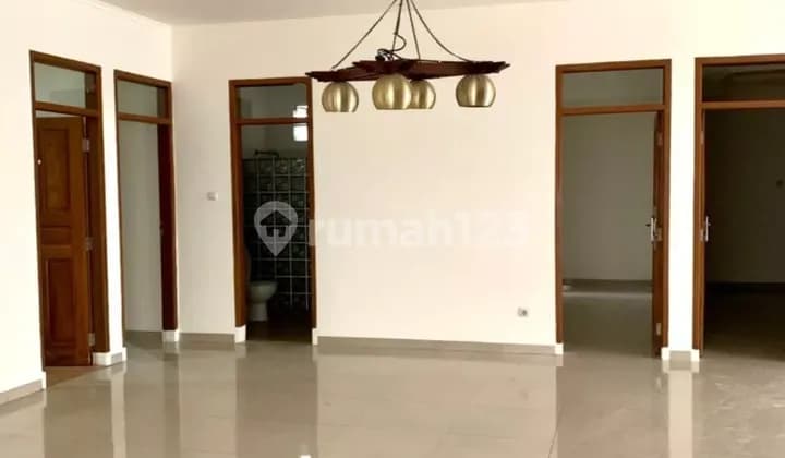 *Di sewakan Rumah di Kembar / sayap BKR*