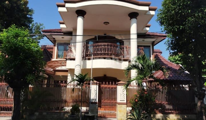 Rumah Mewah Semi Furnish