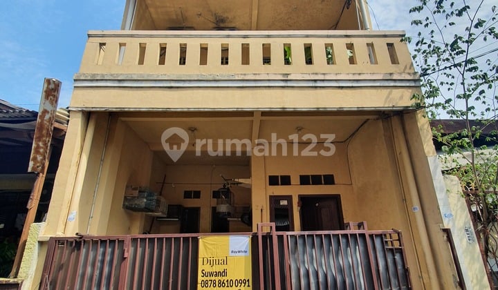 rumah kebon kacang 18, tanah abang