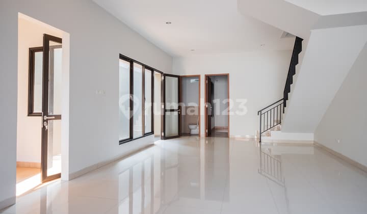 Rumah murah minimalis Di meruya Selatan Dekat Puri Jakarta Barat