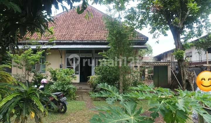 Rumah Vintage Di Tengah Tengah kota Purwokerto