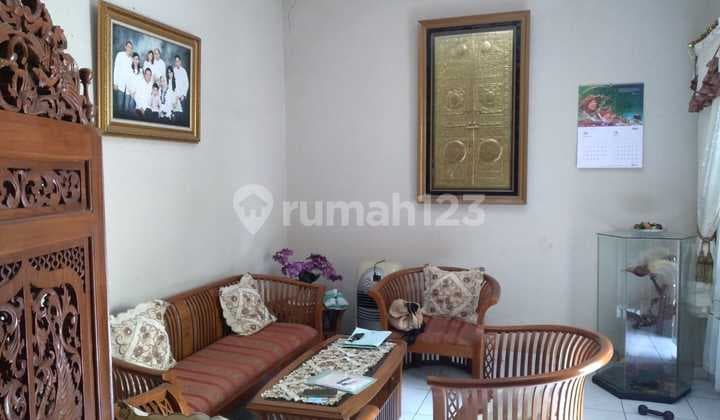 Rumah tengah kota Semarang dekat UPGRIS dekat tol Gayamsari dijual di Nias Semarang tengah