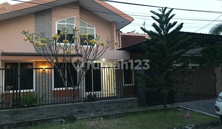 Rumah Sertifikat Hak Milik di Darmo Sentosa Raya, Surabaya