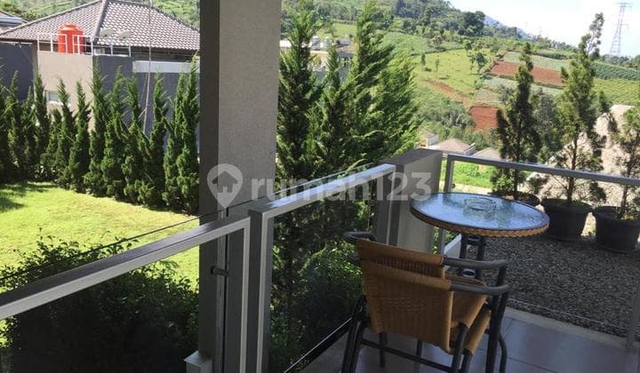 Rumah Mewah di Resort Dago Pakar Bandung