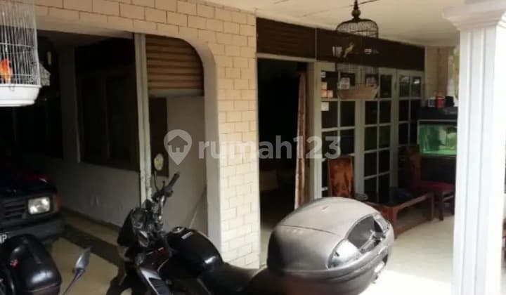 Rumah Tua Layak Huni Dekat Gandaria Jl. Radio Kebayoran Baru Jakarta Selatan