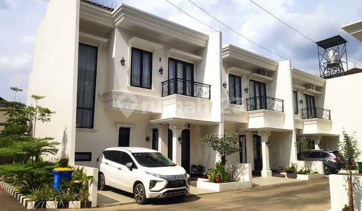 Rumah townhouse di pondok gede akses tol Jatiwaringin