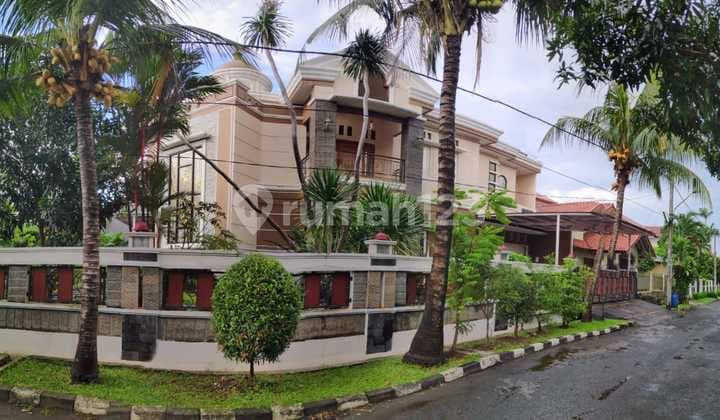 Rumah siap huni di komplek elite akses tol Jatiwaringin