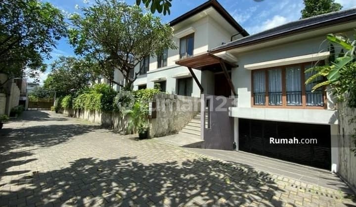 DIJUAL CEPAT 8 - UNIT RUMAH EKSKLUSIF & MEWAH 2 - LANTAI.JL.KEMANG,JAK - SEL.DENGAN PRIVATE SWIMMING POOL.LOKASI PREMIUM & STRATEGIS.INVESTASI YANG SANGAT MENGUNTUNGKAN !