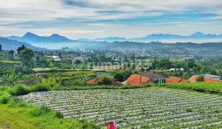 HOME / VILLA LEMBANG BANDUNG VIEW SPEKTAKULAR DARI BALKON 500mtr DARI TEMPAT WISATA MURAH