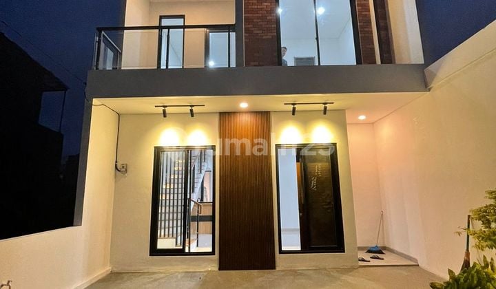 Rumah Mewah 2 Lantai hrga terjangkau Lokasi dekat pintu tol bambu apus