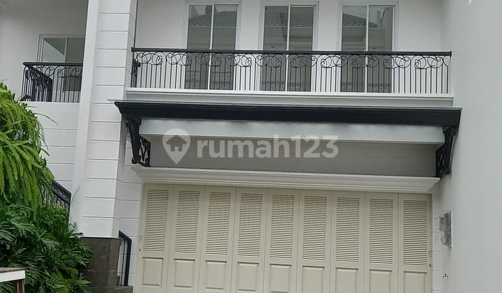 Rumah Brandnew 3 Lantai Modern Klasik Cilandak