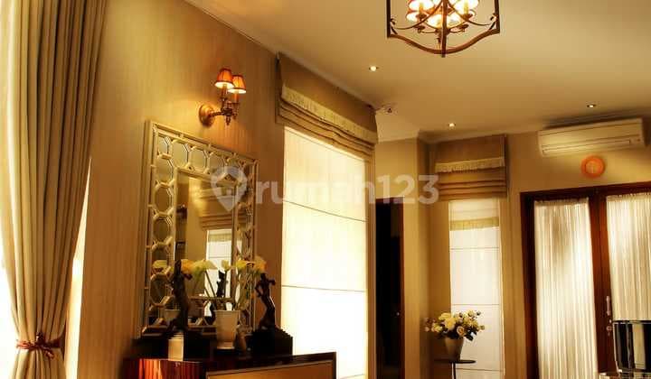 Sewa rumah istimewa kemang