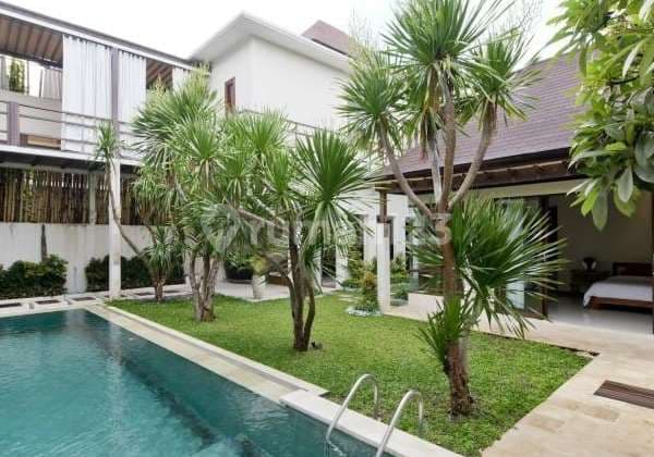 LUXURY VILLA FOR SALE NEAR MERTASARI BEACH