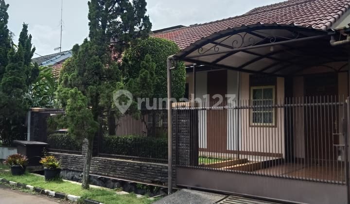 Rumah bagus asri di komplek perluasan Arcamanik Bandung kota