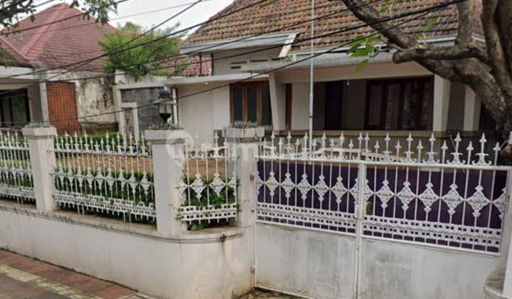 (SALE) Rumah Lama Di Jalan Besuki. Menteng (D-Y)