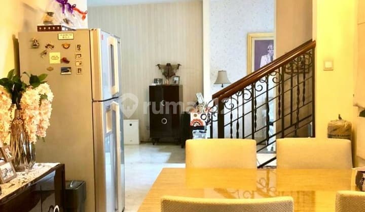 Rumah Cantik • Siap Huni, Pejaten Barat II, Kemang Timur, Strategies, Jual Murah