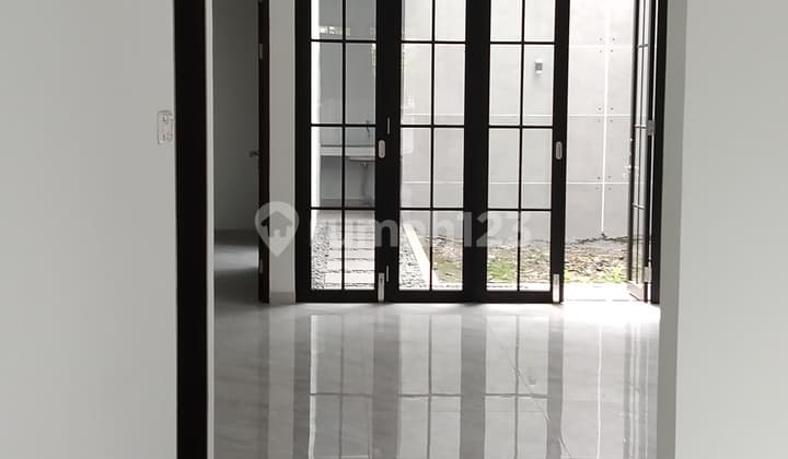 2 Lantai Baru Mewah Di Batununggal Bandung