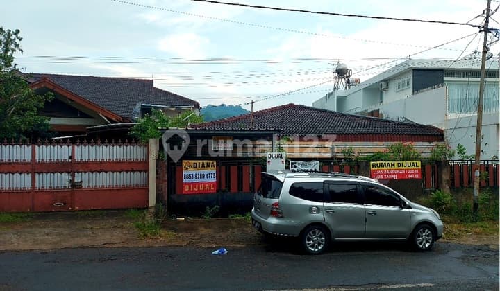 FOR SALE HOUSE ON MAIN ROAD CITY CENTER