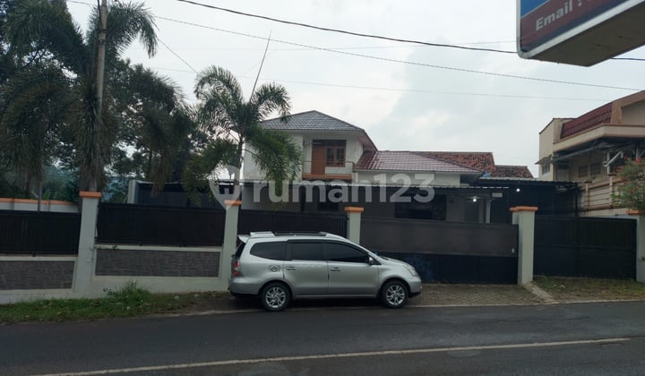 FOR SALE NICE SPACIOUS HOUSE ON MAIN ROAD NEAR CITY CENTER