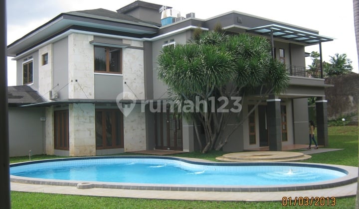 Rumah Mewah Dengan Lokasi Elit Dekat Pondok Indah Komplek Ekslusif