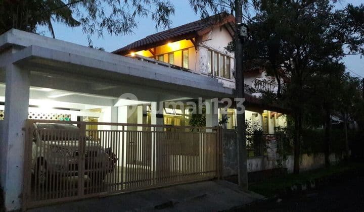 Rumah Luas Asri Nyaman di Bintaro Tangerang selatan