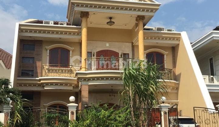 RUMAH CLASSIC PANTAI MUTIARA