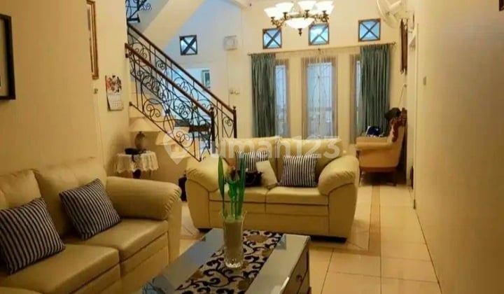 Dijual Bu Rumah Daerah Jagakarsa Halaman Luas Rp. 9.75 M Nego