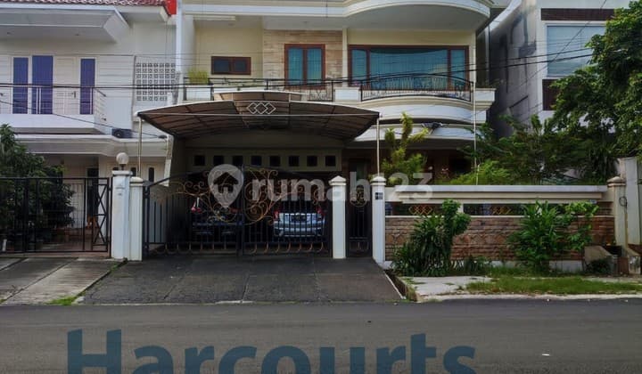 Rumah luas di Puri Indah Jakarta Barat