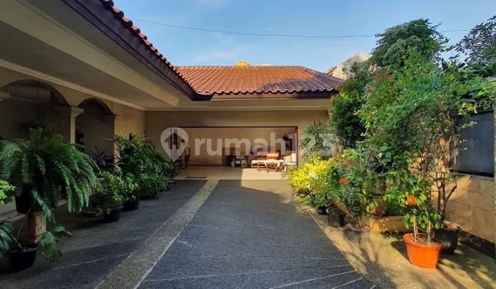 DIJUAL RUMAH di Jl KEMANG DALAM, JAKSEL