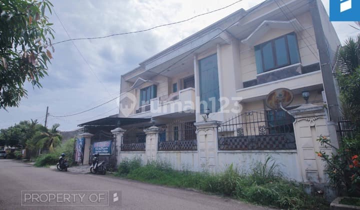 Dijual rumah Lux jarang ada di komplek Taman Holis