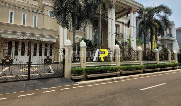 Rumah mewah full furnished siap huni di Duren Sawit,Jakarta Timur