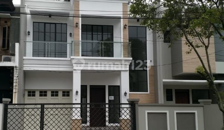 Rumah 2 Lantai Baru Unfurnished Hak Guna Bangun di Batununggal Indah, Bandung