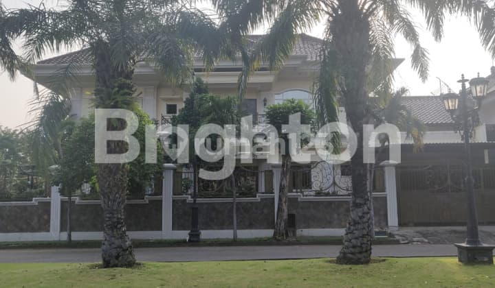 Rumah Dian Istana 2 lantai, mewah