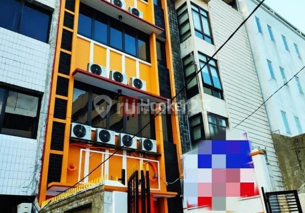 JOINED SHOPHOUSE FULLY FURNISHED ON GUNUNG SAHARI STREET IN CENTRAL JAKARTA AREA