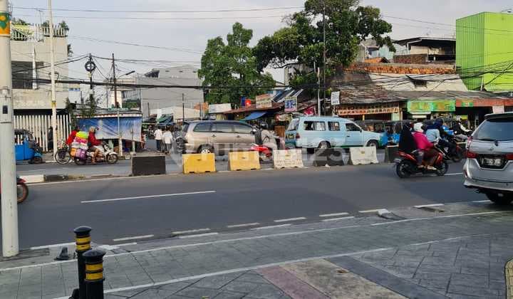Ruko Jatinegara Jatinegara, 7X48 Dekat pasar cocok untuk usaha.