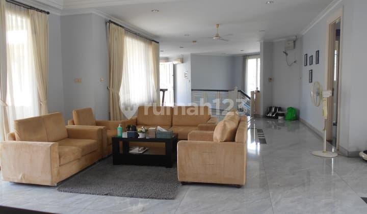 Luxury House in Metro Alam Pondok Indah.
