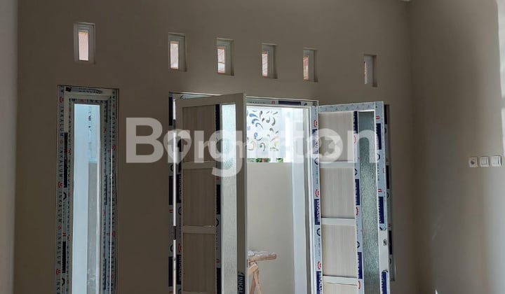 RUMAH MEWAH BARU DI DAERAH JAJAR MANAHAN SOLO