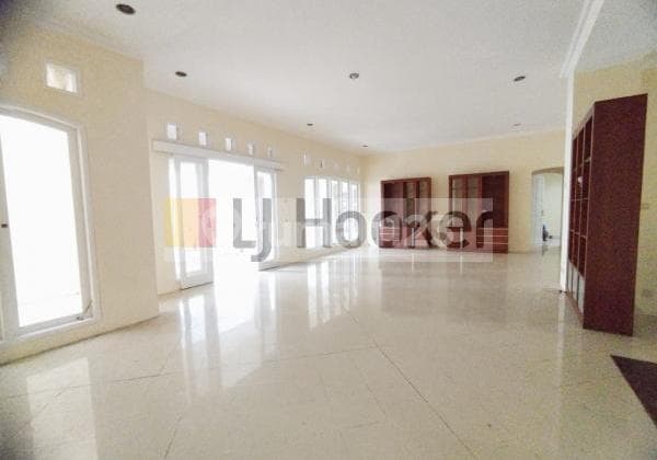 Dijual Rumah yang Bikin Anda Untung di Depok Kukusan Raya Beji Pinggir Jalan Raya, Cek Saja Dulu Rumahnya, SHM Unfurnished. Lebih Rendah Dari Harga Pasaran Dekat Akses Tol Baru Cocok untuk Anda Buka Showroom, Bisnis atau Kantor