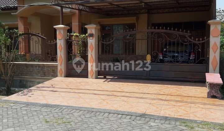 Rumah Siap Huni di Gayungsari Barat Surabaya, Lingkungan Nyaman