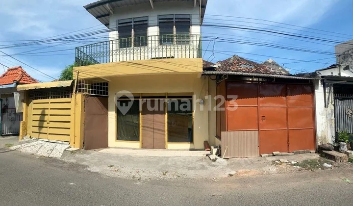 Rumah di Krukah Timur, bisa untuk rumah tinggal / usaha (ada Kos2an 6 rumah) Rumah di Krukah Timur, bisa untuk rumah tinggal / usaha (ada Kos2an 6 rumah)