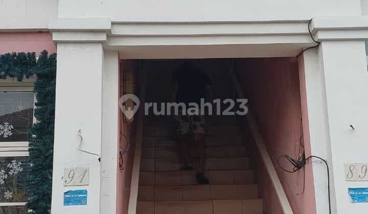 Town House di Taman Paris 3 Lippo Karawaci Tangerang