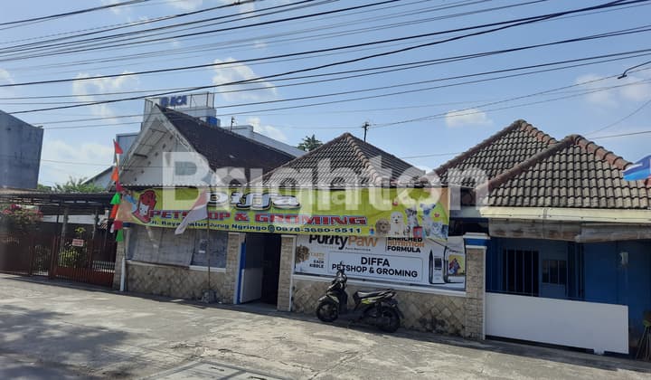 RUMAH LUAS PINGGIR SAMPING BCA PALUR, DEKAT KAMPUS UNS