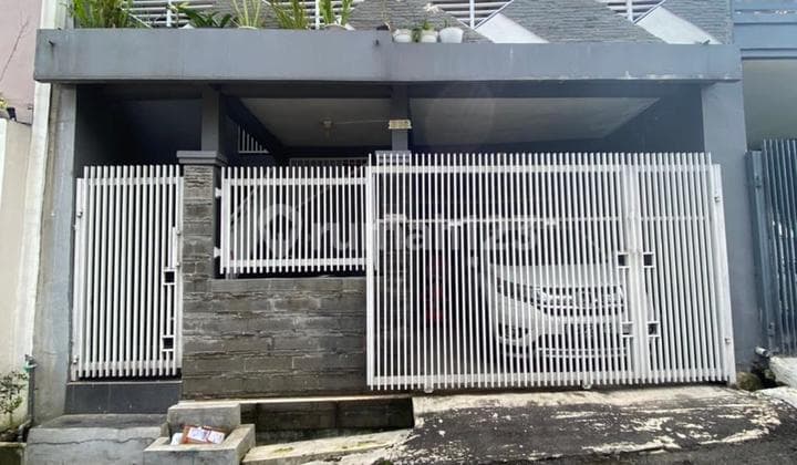 Rumah Cantik Minimalis di City View Sariwangi